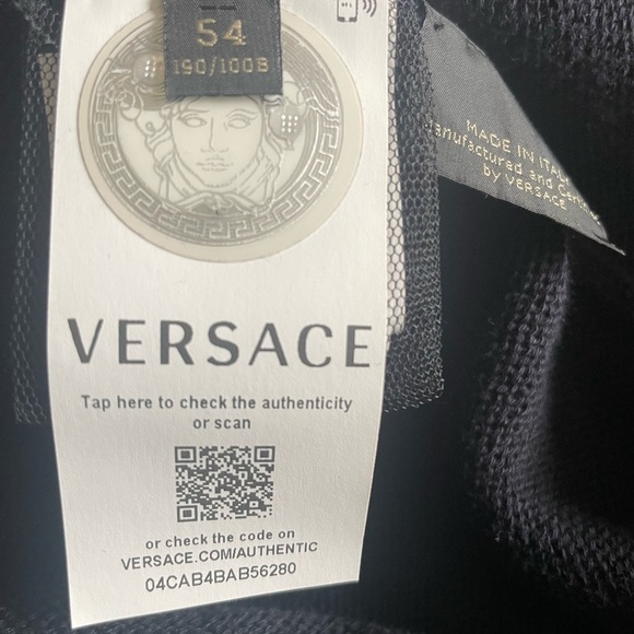 Versace - Picture 5 of 7